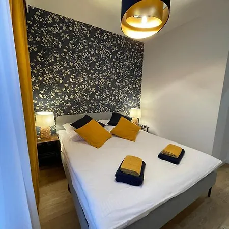 Apartamento Apartament Pileckiego Nowy Dwór Mazowiecki Modlin Airport *