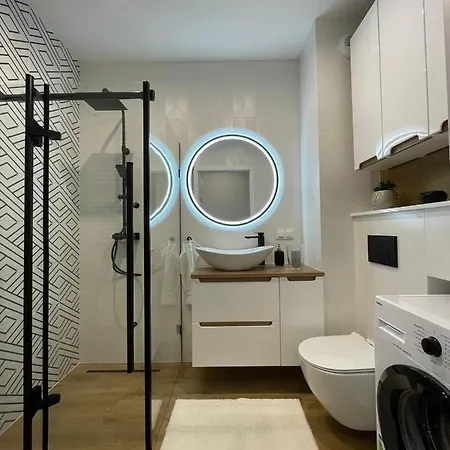 Apartamento Apartament Pileckiego Nowy Dwór Mazowiecki Modlin Airport *